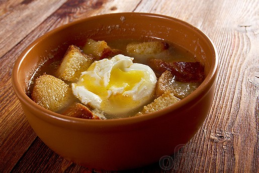 Super Nem Aftensmad: Hvidløgssuppe